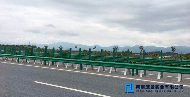 1585120552508195.jpg 公路波形板.jpg