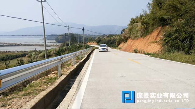 乡村公路波形草莓视频污在线看免费锌层厚度.jpg
