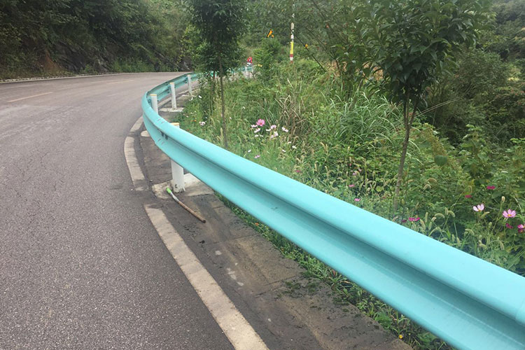 乡村波形草莓视频污在线看免费.jpg